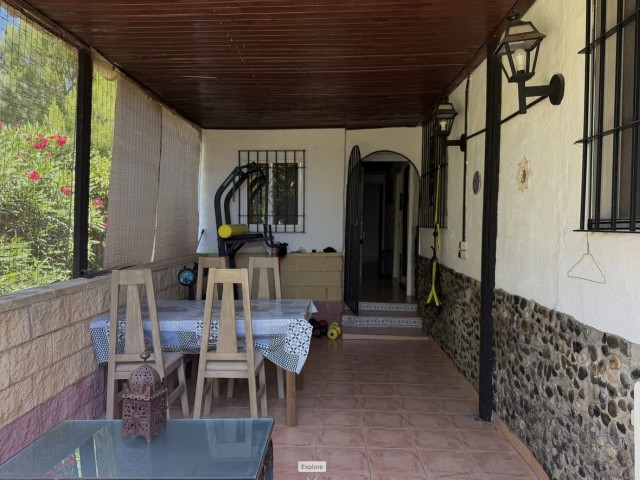 6 Bedrooms Villa in Estepona