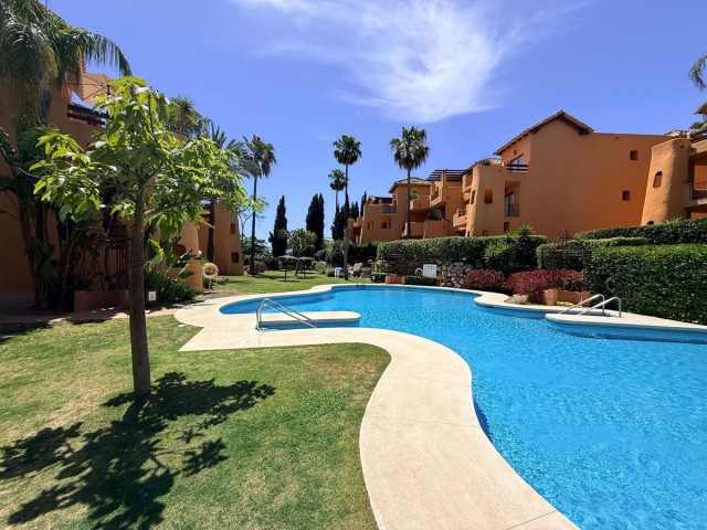 2 Bedrooms Apartment in Estepona