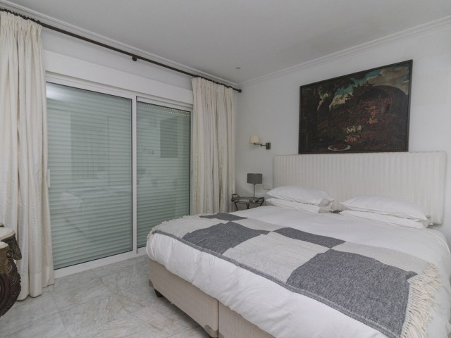 5 Bedrooms Villa in Los Monteros