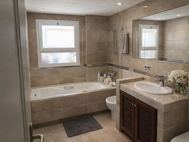 Apartamento con 3 Dormitorios  en San Roque