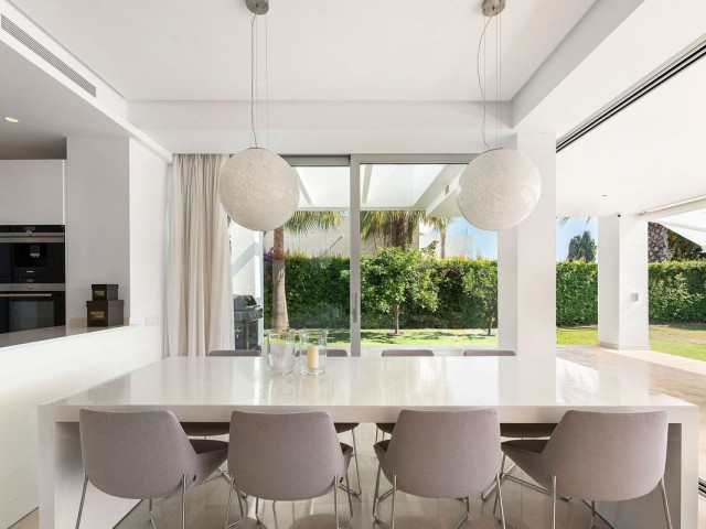 4 Bedrooms Villa in Río Real