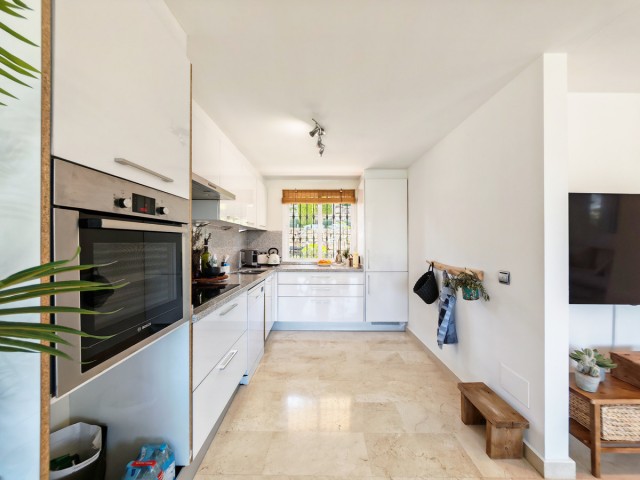 Apartamento con 2 Dormitorios  en Benahavís