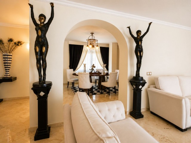 2 Bedrooms Apartment in Guadalmina Alta