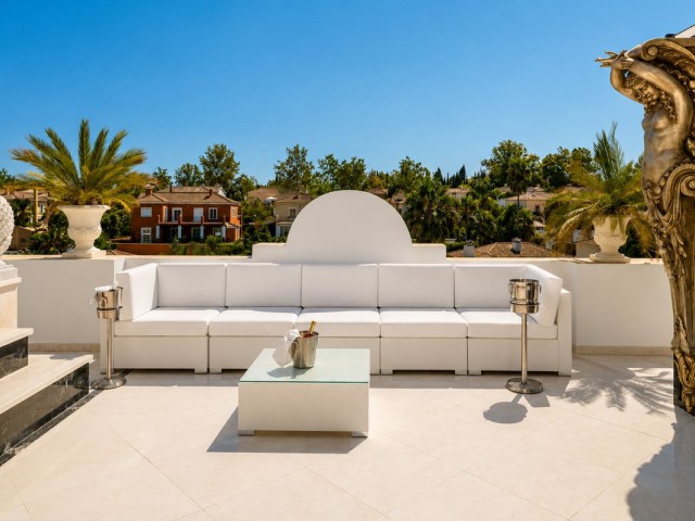 2 Bedrooms Apartment in Guadalmina Alta