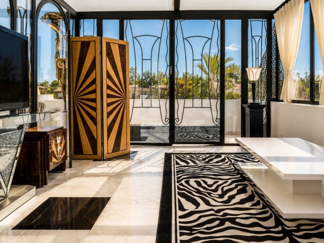 2 Bedrooms Apartment in Guadalmina Alta