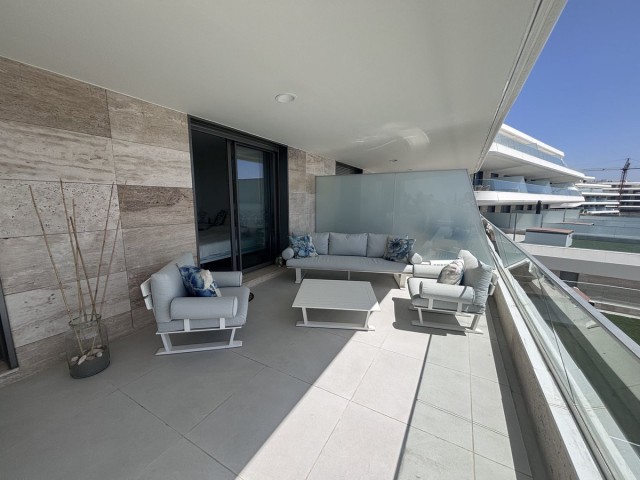 Apartamento con 3 Dormitorios  en Selwo