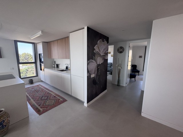 Apartamento con 3 Dormitorios  en Selwo