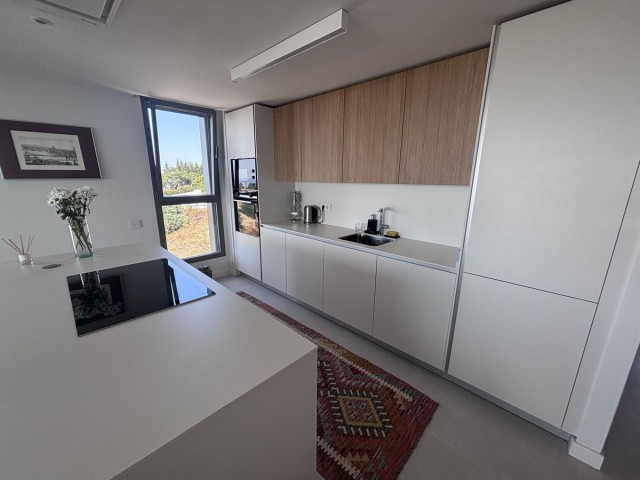 Apartamento con 3 Dormitorios  en Selwo