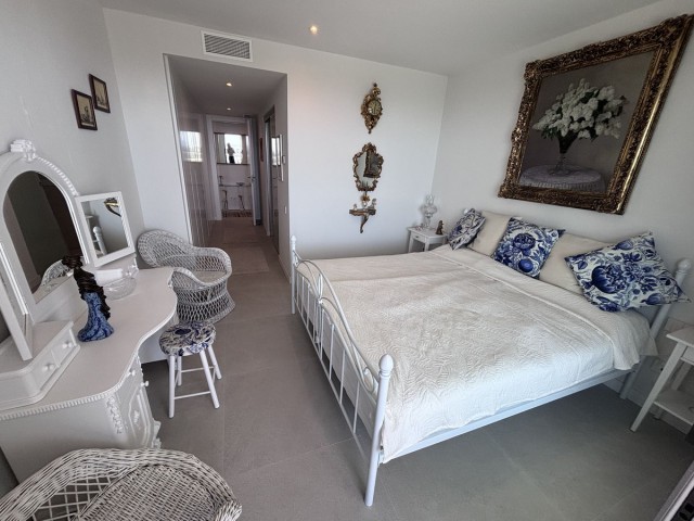 Apartamento con 3 Dormitorios  en Selwo