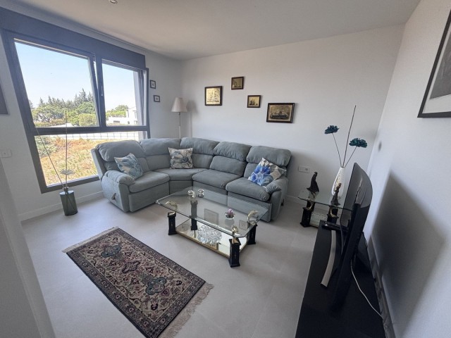 Apartamento con 3 Dormitorios  en Selwo
