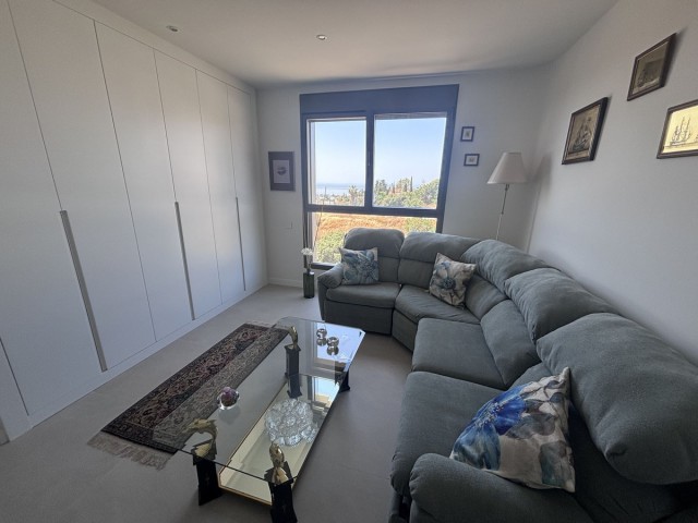 Apartamento con 3 Dormitorios  en Selwo