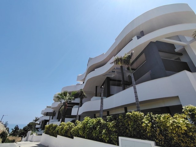 Apartamento con 2 Dormitorios  en Torremolinos