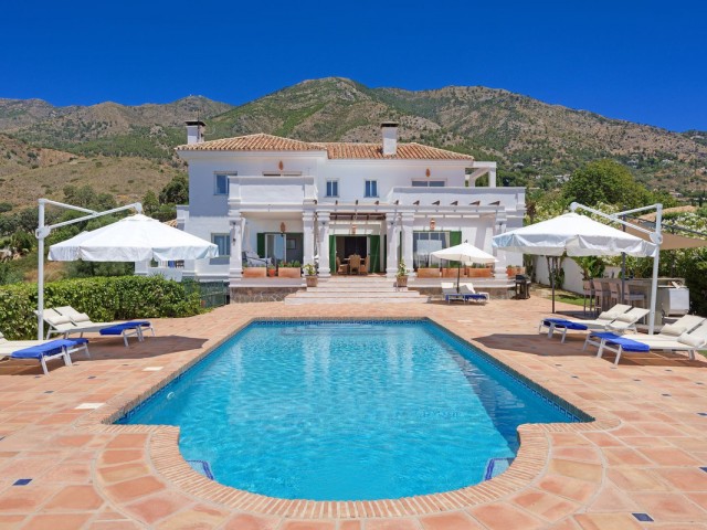 Villa avec 6 Chambres  à Mijas