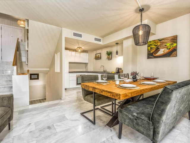 Maison mitoyenne avec 4 Chambres  à Mijas Costa