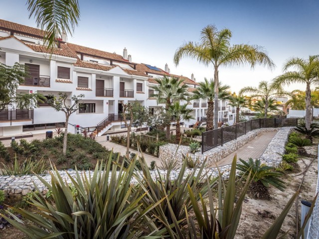 Maison mitoyenne avec 4 Chambres  à Mijas Costa