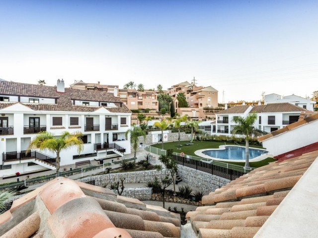 Maison mitoyenne avec 4 Chambres  à Mijas Costa