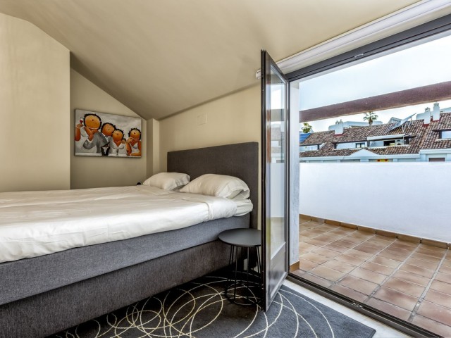 Maison mitoyenne avec 4 Chambres  à Mijas Costa