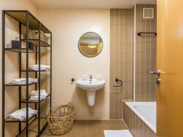 Maison mitoyenne avec 4 Chambres  à Mijas Costa