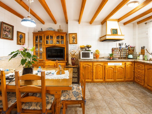 3 Bedrooms Townhouse in Estepona