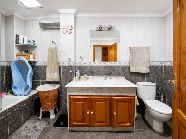 3 Bedrooms Townhouse in Estepona