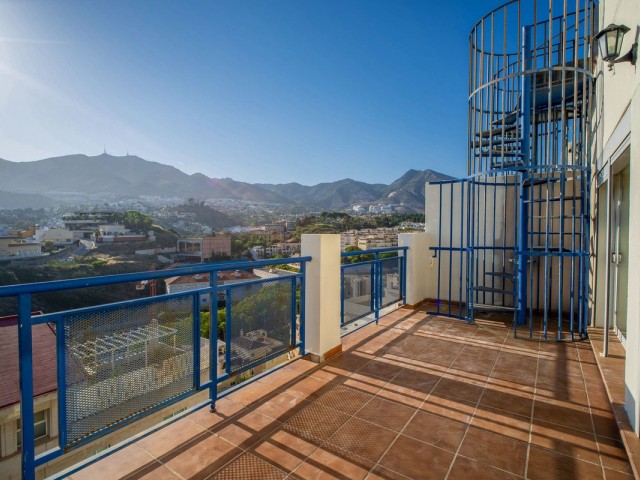 Penthouse avec 2 Chambres  à Torrequebrada