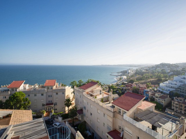 Penthouse avec 2 Chambres  à Torrequebrada