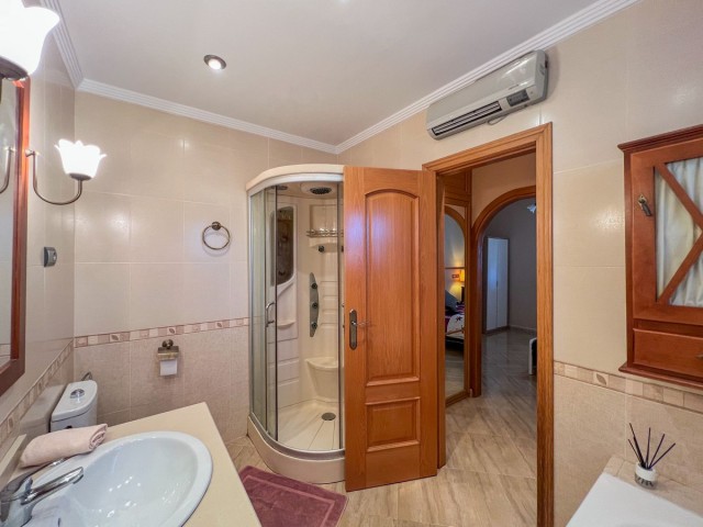 4 Soveroms Villa i Mijas