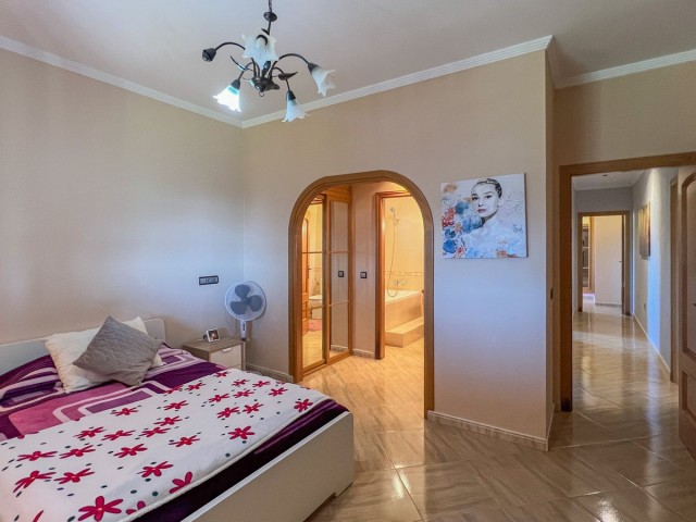 4 Soveroms Villa i Mijas