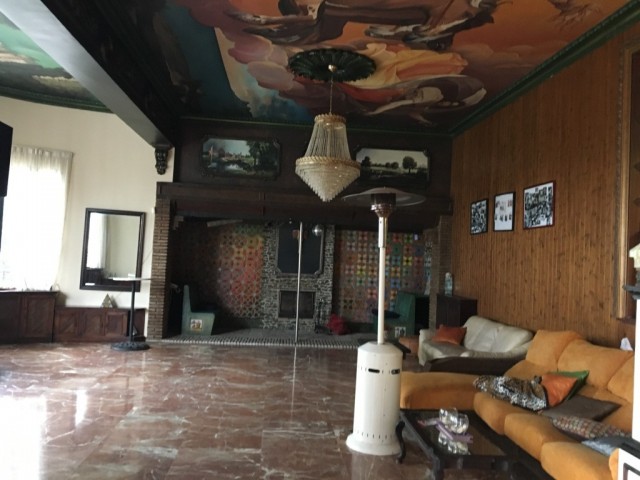 7 Slaapkamer Villa in Alhaurín de la Torre