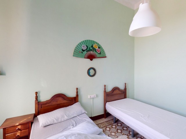 Villa con 7 Dormitorios  en Málaga