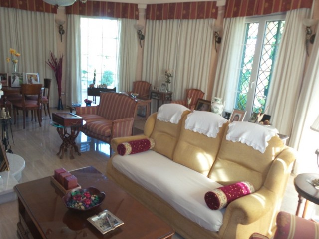 5 Bedrooms Villa in Alhaurín de la Torre
