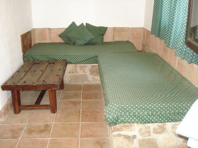 Comercial con 10 Dormitorios  en Valle de Abdalajis