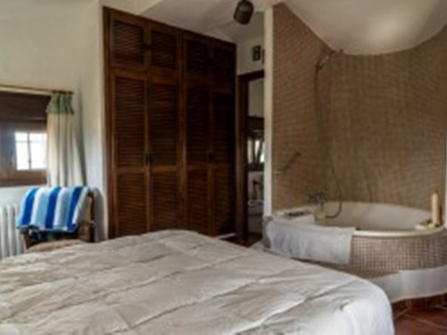 5 Bedrooms Villa in Alora
