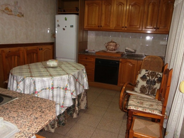 Comercial con 15 Dormitorios  en Málaga