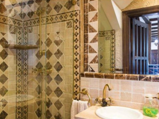 Villa avec 5 Chambres  à Estepona