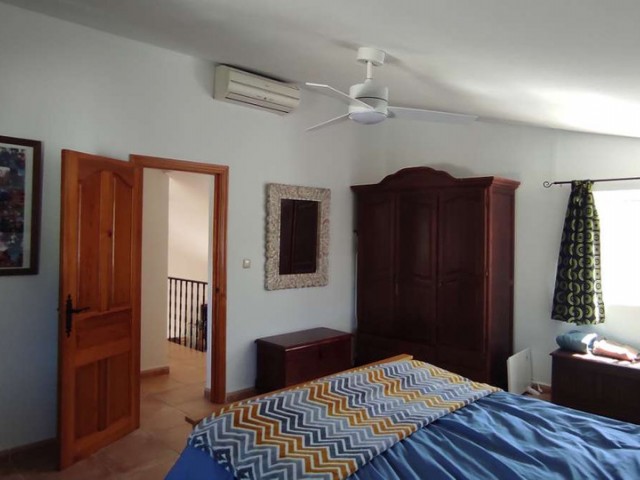 6 Bedrooms Villa in Alora