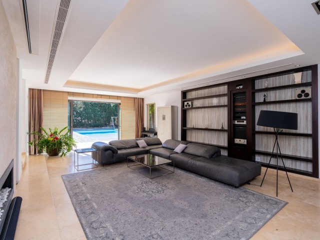 5 Makuuhuoneen Huvila Costalita