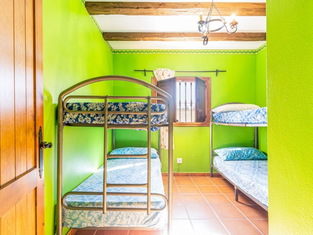 Villa con 5 Dormitorios  en Jimena de la Frontera
