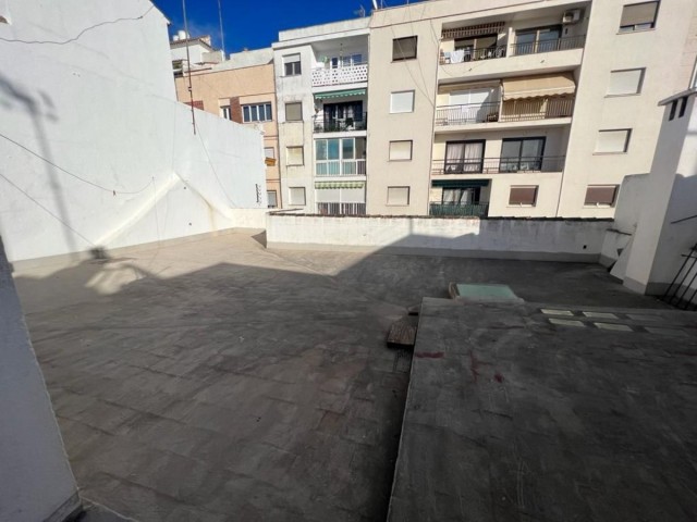 12 Soveroms Villa i Estepona