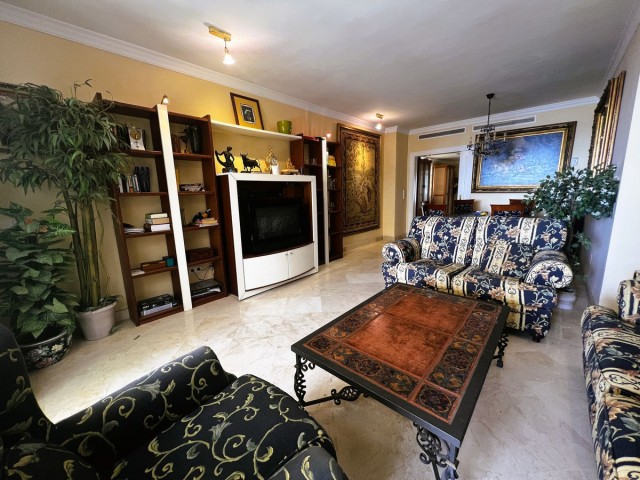 2 Bedrooms Apartment in Puerto Banús