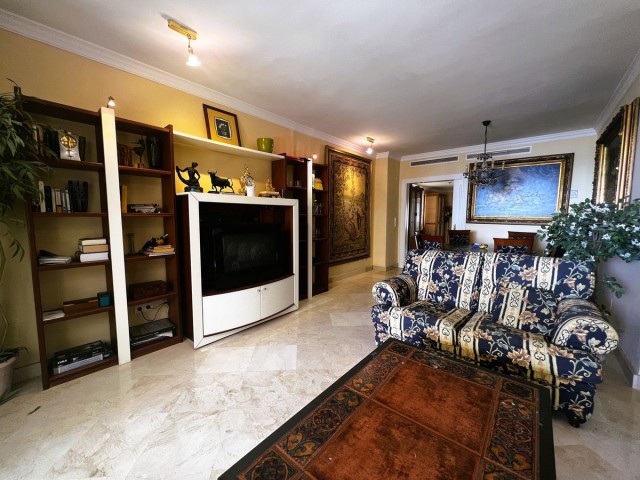 2 Bedrooms Apartment in Puerto Banús