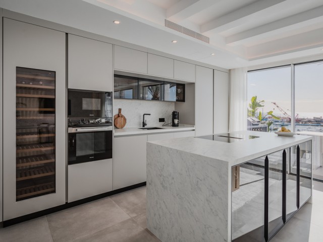 Kattohuoneisto Puerto Banús