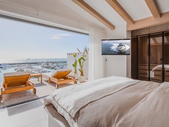 Kattohuoneisto Puerto Banús