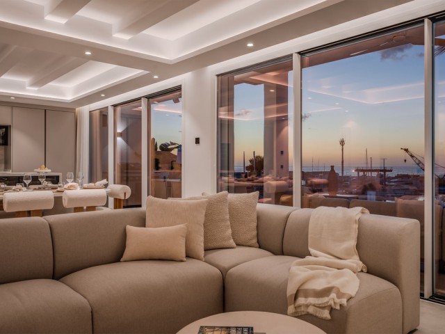 Kattohuoneisto Puerto Banús