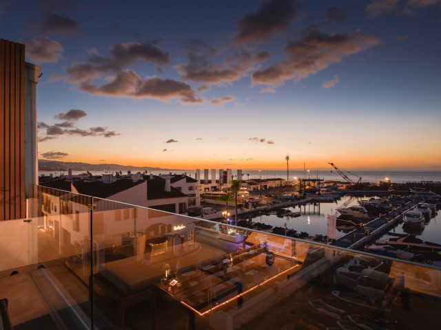 Kattohuoneisto Puerto Banús