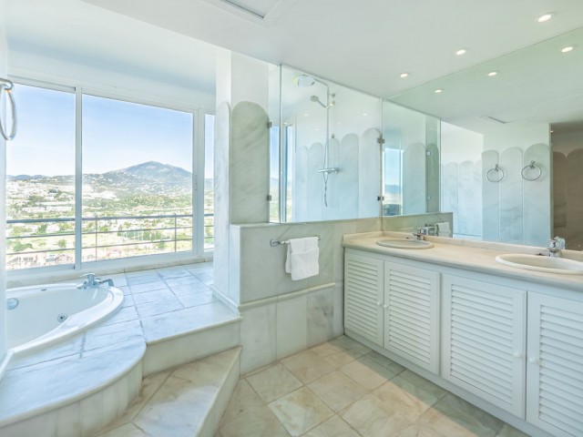 Penthouse in Nueva Andalucía