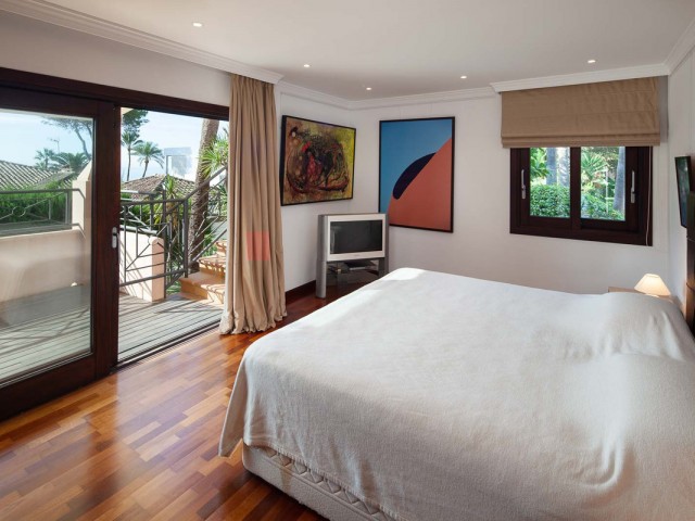 10 Bedrooms Villa in Estepona