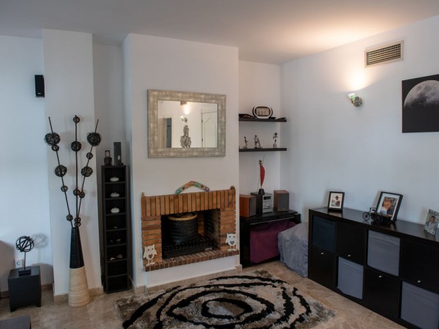 Apartment, Nueva Andalucia, R4305901