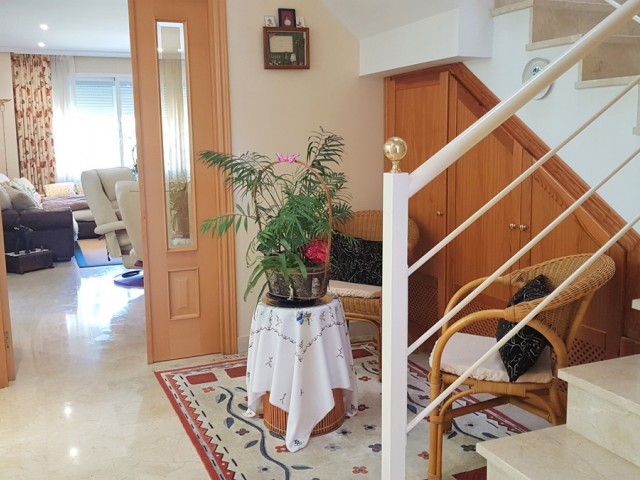 4 Bedrooms Townhouse in Selwo