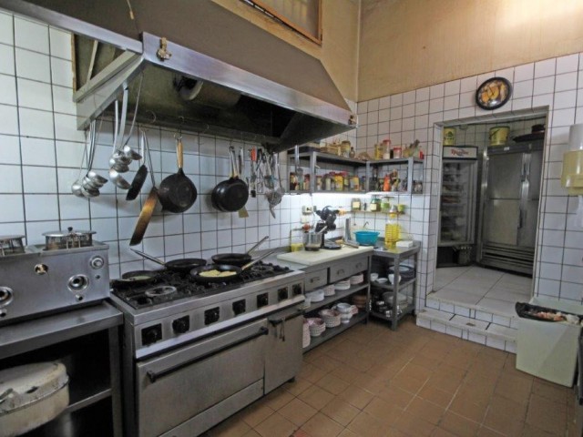 Kommerziell in Marbesa